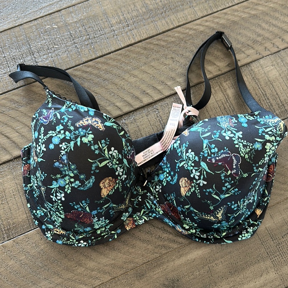 Brand new never used Victoria secret bra